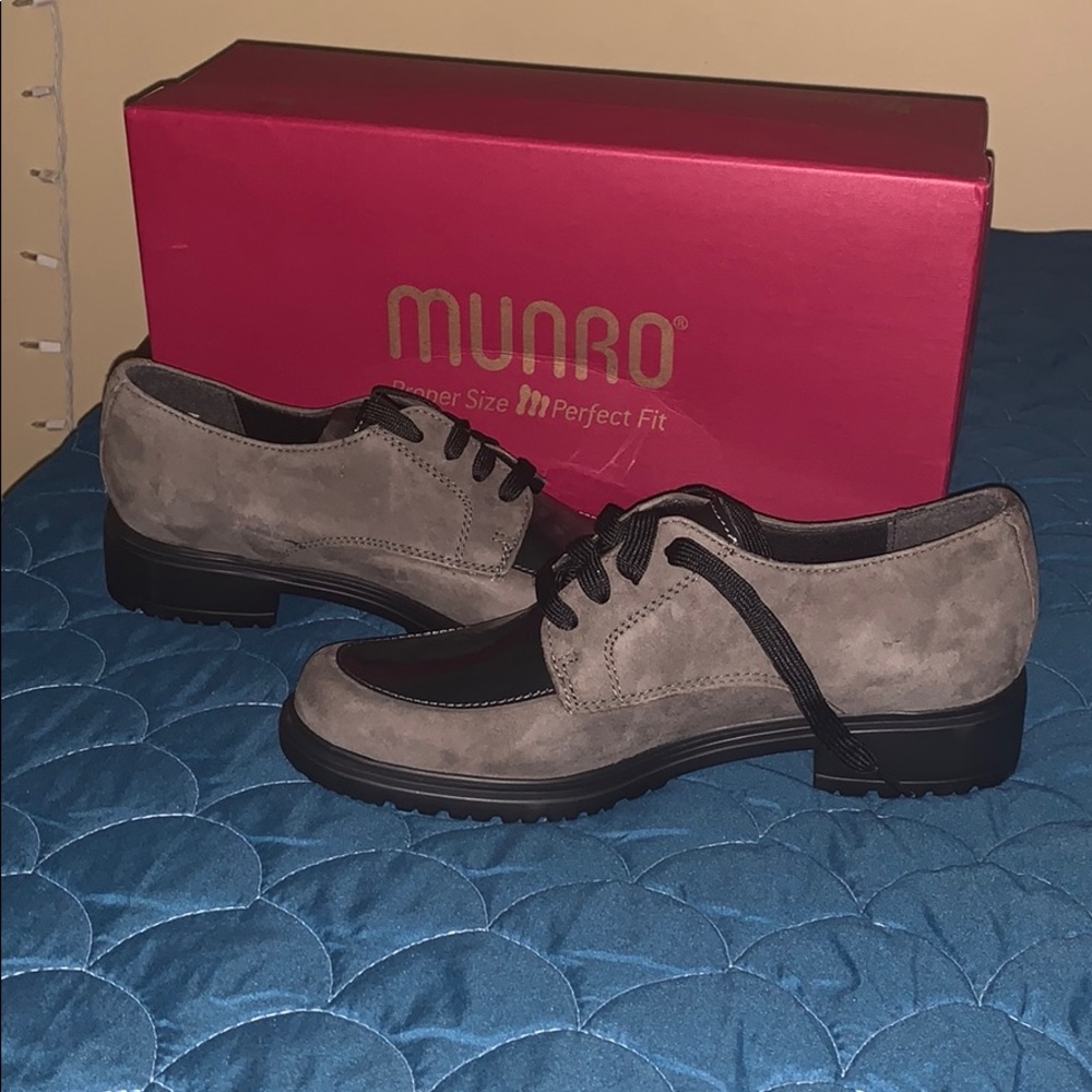 Grey suede/ black patent Oxford shoe